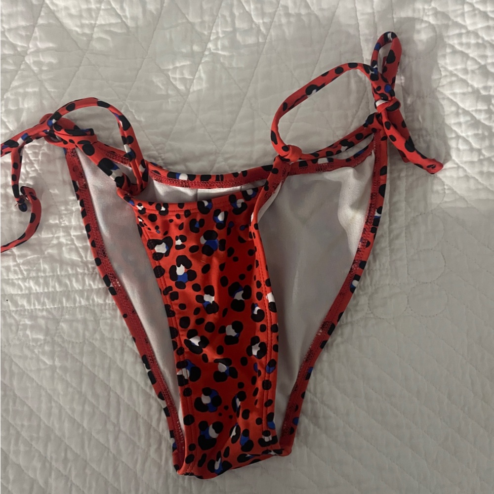Super cute bikini!